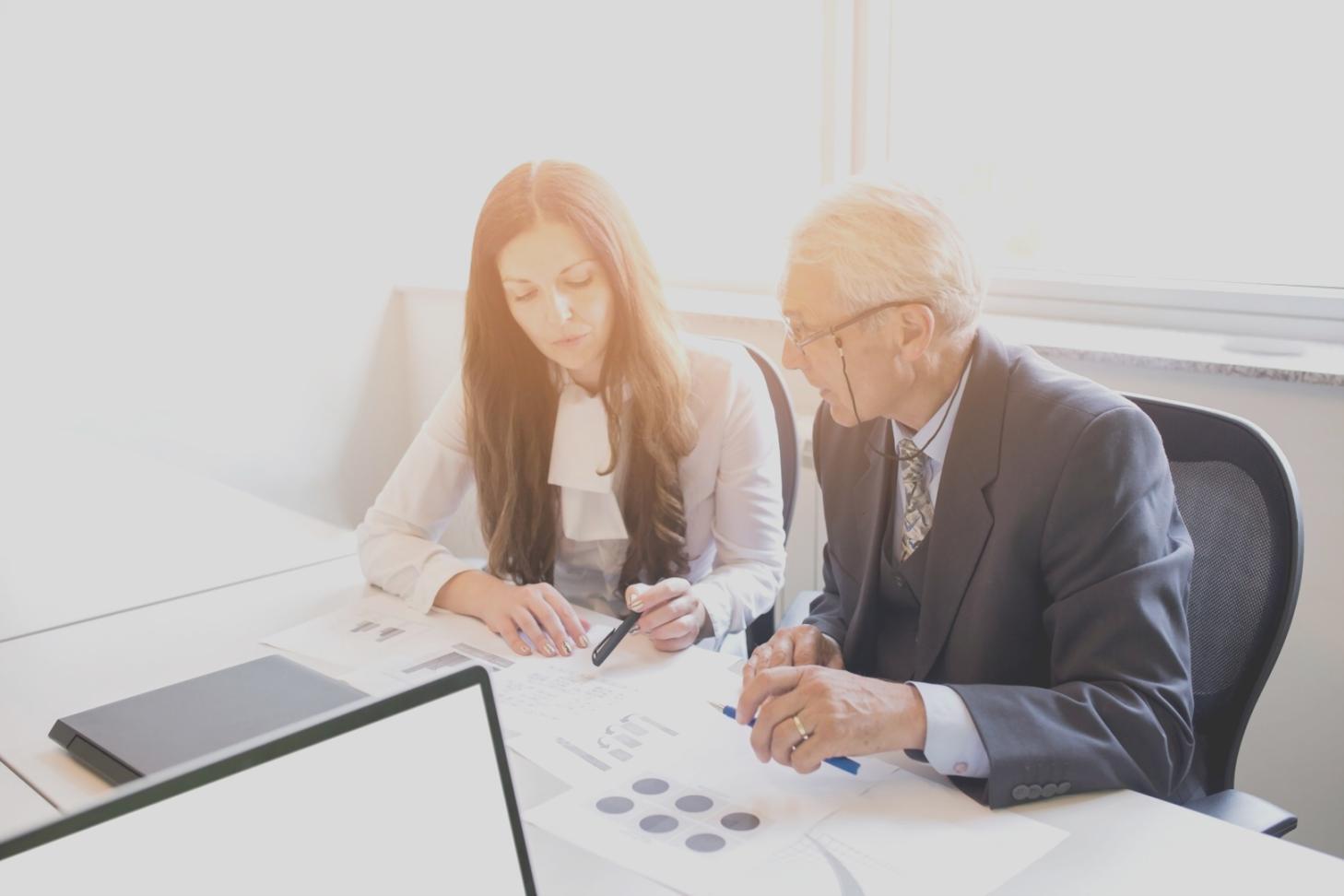 Session de formation avec analyse de données financières en temps réel